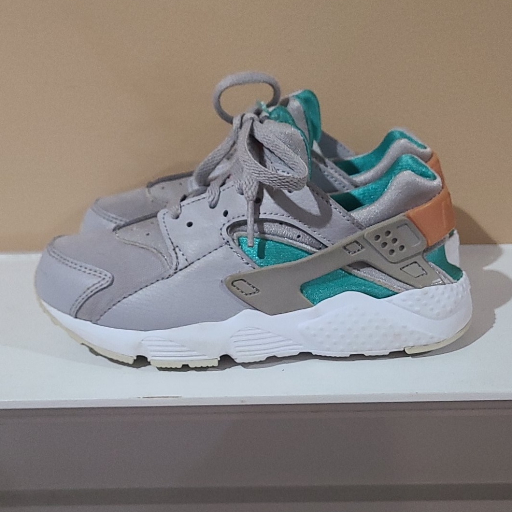 Kid's Nike sneaker